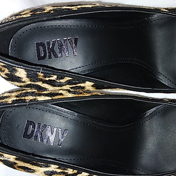 NWOT Leopard High Heel DKNY Shoes. Black Bottoms - Picture 7 of 7